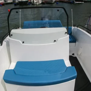 Mittelkonsole mit Sitzbank der Coaster 515 SC